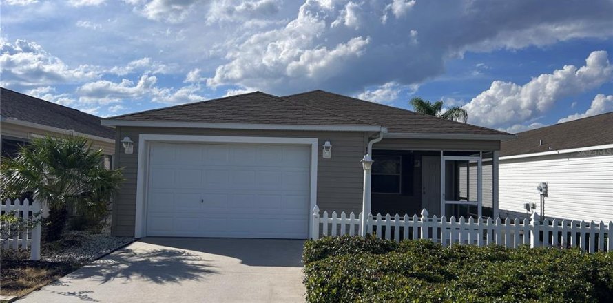 Villa ou maison à The Villages, Floride 2 chambres, 107.4 m2 № 1902532