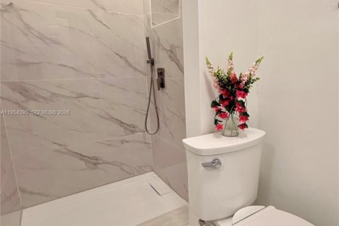 Casa en alquiler en Lauderhill, Florida, 7 dormitorios, 212.37 m2 № 2011756 - foto 23