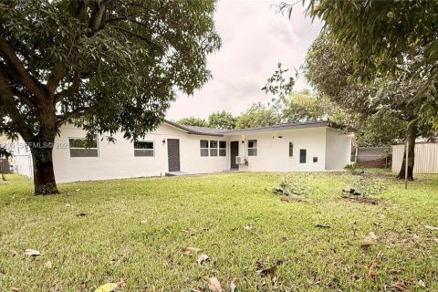 Casa en alquiler en Lauderhill, Florida, 7 dormitorios, 212.37 m2 № 2011756 - foto 24