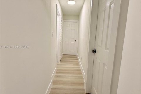 Casa en alquiler en Lauderhill, Florida, 7 dormitorios, 212.37 m2 № 2011756 - foto 12