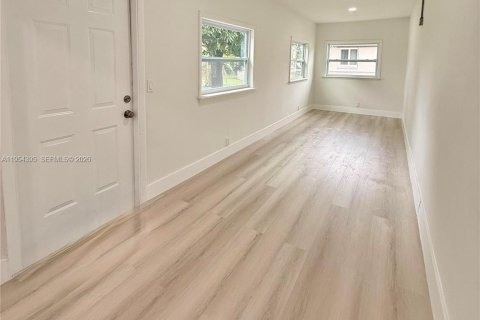 Casa en alquiler en Lauderhill, Florida, 7 dormitorios, 212.37 m2 № 2011756 - foto 22