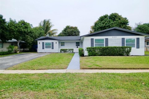 Casa en Lauderhill, Florida 7 dormitorios, 212.37 m2 № 2011756