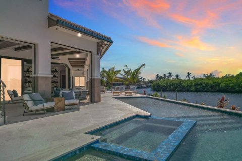 Villa ou maison à vendre à Fort Myers, Floride: 5 chambres, 465.72 m2 № 2187989 - photo 3