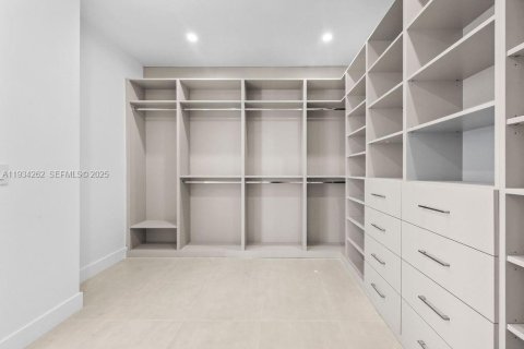 Propiedad comercial en venta en Fort Lauderdale, Florida, 463.77 m2 № 1992552 - foto 19