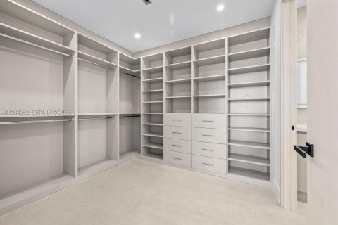 Propiedad comercial en venta en Fort Lauderdale, Florida, 463.77 m2 № 1992552 - foto 18