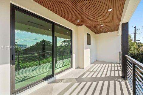 Propiedad comercial en venta en Fort Lauderdale, Florida, 463.77 m2 № 1992552 - foto 22