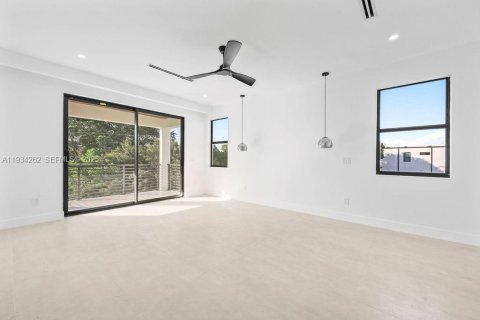 Propiedad comercial en venta en Fort Lauderdale, Florida, 463.77 m2 № 1992552 - foto 20