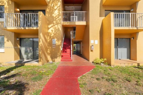 Condominio en venta en Miami, Florida, 2 dormitorios, 80.55 m2 № 1811796 - foto 1