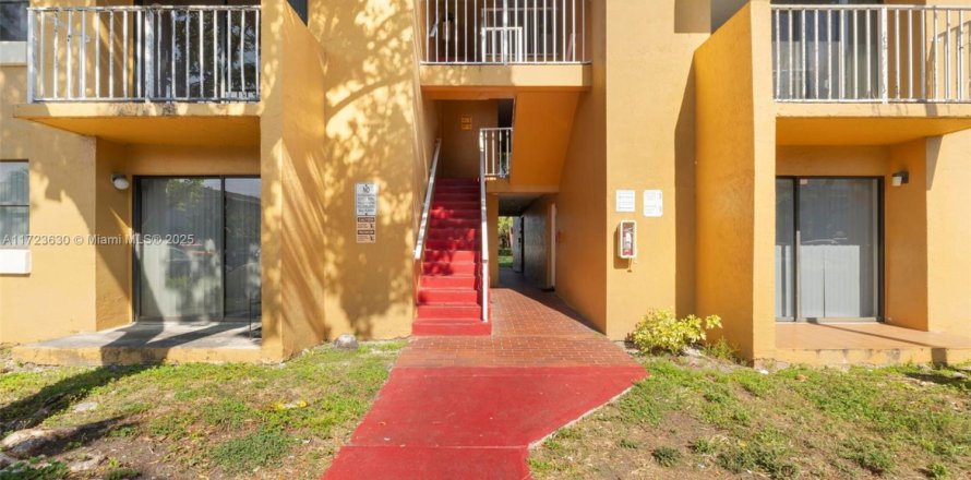 Condominio en Miami, Florida, 2 dormitorios № 1811796