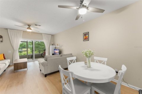 Townhouse in Lake Mary, Florida 2 bedrooms, 101.73 sq.m. № 2386221 - photo 8