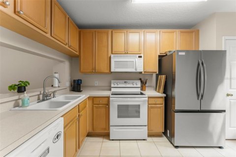 Townhouse in Lake Mary, Florida 2 bedrooms, 101.73 sq.m. № 2386221 - photo 5