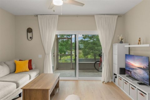Townhouse in Lake Mary, Florida 2 bedrooms, 101.73 sq.m. № 2386221 - photo 12