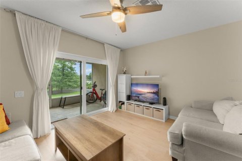Townhouse in Lake Mary, Florida 2 bedrooms, 101.73 sq.m. № 2386221 - photo 13