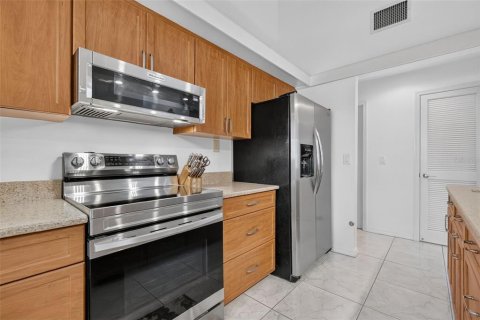 Купить виллу или дом в Юстис, Флорида 6 комнат, 198.81м2, № 2150009 - фото 13