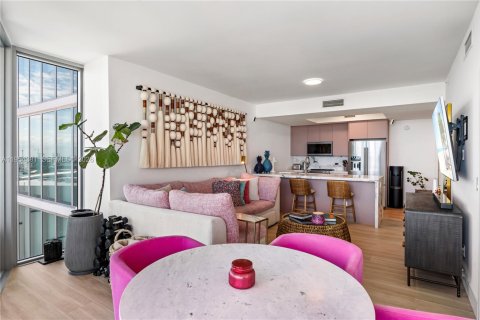 Condominio en venta en Miami, Florida, 2 dormitorios, 122.91 m2 № 2023670 - foto 3