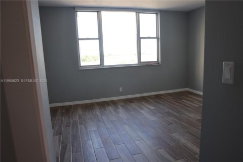 Condominio en venta en Hollywood, Florida, 1 dormitorio, 78.41 m2 № 2081226 - foto 25