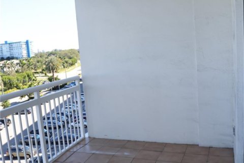 Condominio en venta en Hollywood, Florida, 1 dormitorio, 78.41 m2 № 2081226 - foto 16