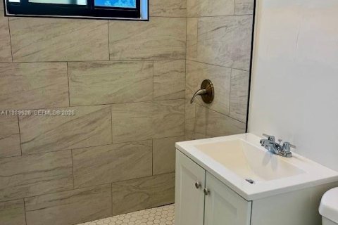 Casa en alquiler en Miami, Florida, 2 dormitorios, 95.22 m2 № 2051930 - foto 9