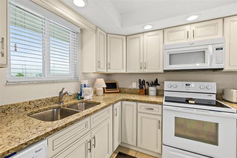 Condo in Flagler Beach, Florida, 2 bedrooms  № 1879332 - photo 7