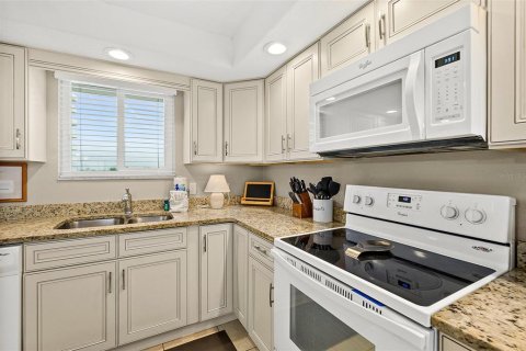 Condo in Flagler Beach, Florida, 2 bedrooms  № 1879332 - photo 8