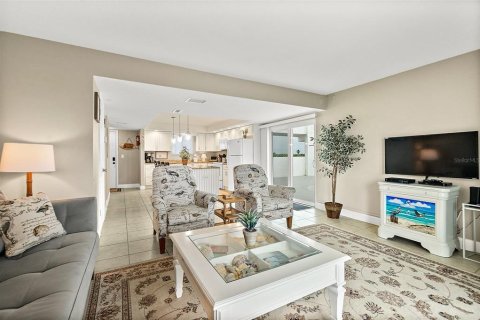 Condo in Flagler Beach, Florida, 2 bedrooms  № 1879332 - photo 12