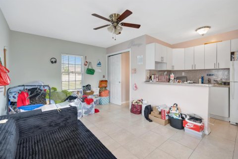 Commercial property in Lake Park, Florida 160.91 sq.m. № 2172157 - photo 15