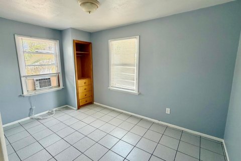 Commercial property in Lake Park, Florida 160.91 sq.m. № 2172157 - photo 12