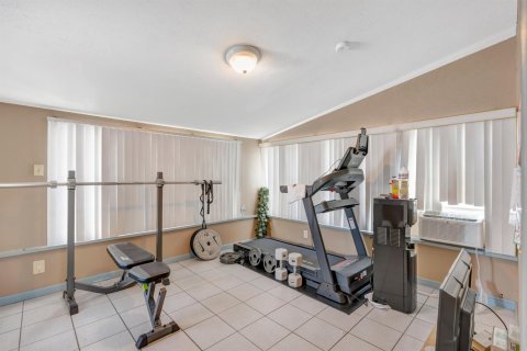 Commercial property in Lake Park, Florida 160.91 sq.m. № 2172157 - photo 8