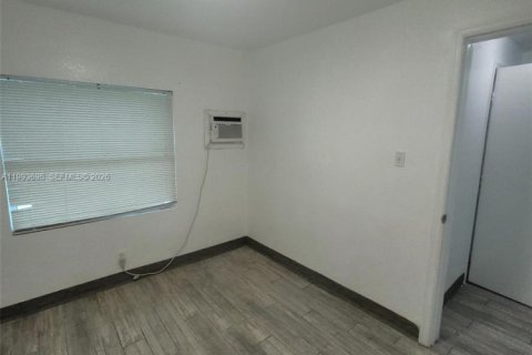 Casa en venta en Miami, Florida, 3 dormitorios, 87.14 m2 № 2062950 - foto 15