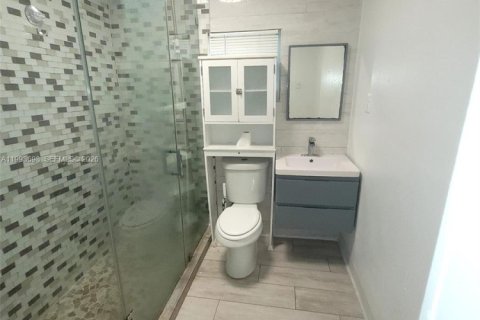 Casa en venta en Miami, Florida, 3 dormitorios, 87.14 m2 № 2062950 - foto 16