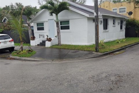 Casa en venta en Miami, Florida, 3 dormitorios, 87.14 m2 № 2062950 - foto 6