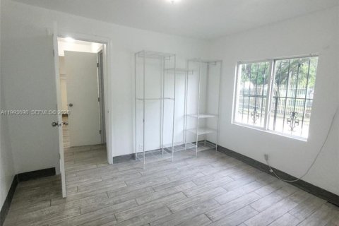 Casa en venta en Miami, Florida, 3 dormitorios, 87.14 m2 № 2062950 - foto 18