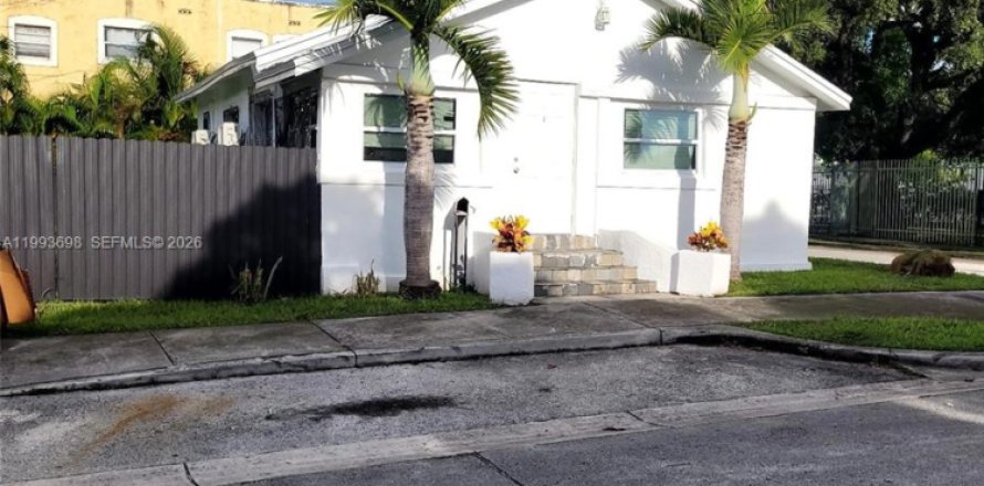 Casa en Miami, Florida 3 dormitorios, 87.14 m2 № 2062950