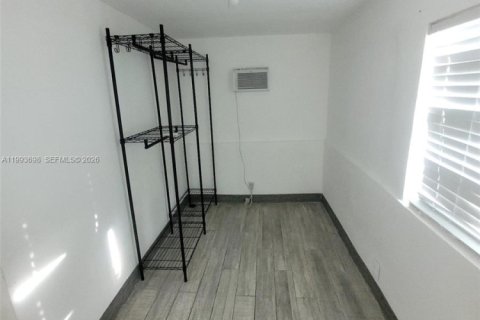 Casa en venta en Miami, Florida, 3 dormitorios, 87.14 m2 № 2062950 - foto 19