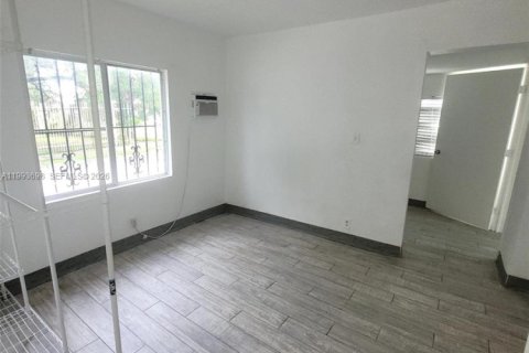 Casa en venta en Miami, Florida, 3 dormitorios, 87.14 m2 № 2062950 - foto 17