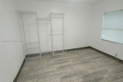 Casa en venta en Miami, Florida, 3 dormitorios, 87.14 m2 № 2062950 - foto 21