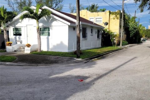 Casa en venta en Miami, Florida, 3 dormitorios, 87.14 m2 № 2062950 - foto 5