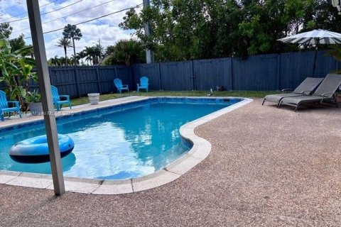 House in Boca Raton, Florida 4 bedrooms, 138.42 sq.m. № 1697106 - photo 20