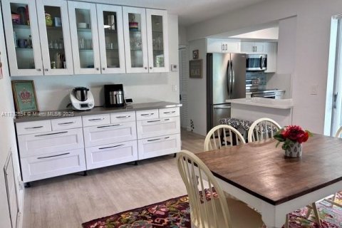 House in Boca Raton, Florida 4 bedrooms, 138.42 sq.m. № 1697106 - photo 4