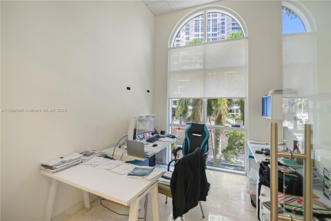 Immobilier commercial à vendre à Fort Lauderdale, Floride № 1941515 - photo 30
