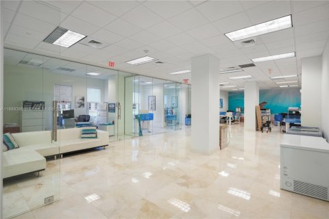 Immobilier commercial à vendre à Fort Lauderdale, Floride № 1941515 - photo 26