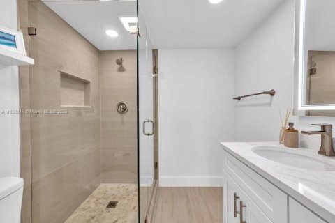 Condo in Tamarac, Florida, 2 bedrooms  № 1823842 - photo 20