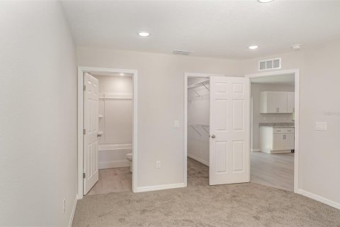 Duplex à vendre à Winter Haven, Floride: 4 chambres, 260.5 m2 № 1918649 - photo 19