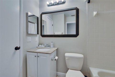 Купить таунхаус в Темпл-Террас, Флорида 6 комнат, 111.48м2, № 1716751 - фото 23