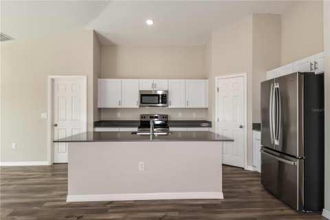 House in Fish Hawk, Florida 4 bedrooms, 171.87 sq.m. № 1843186 - photo 7