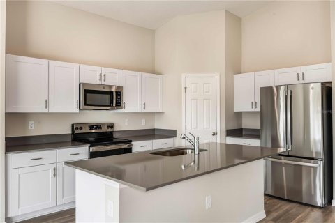 House in Fish Hawk, Florida 4 bedrooms, 171.87 sq.m. № 1843186 - photo 6