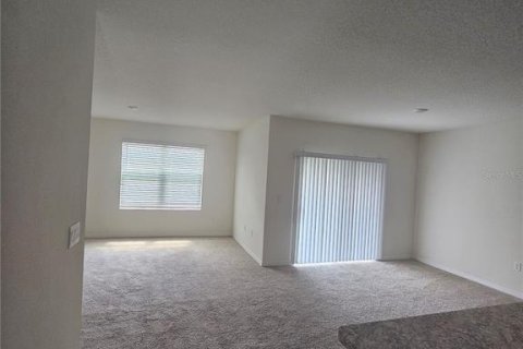 Villa ou maison à louer à Davenport, Floride: 4 chambres, 171.96 m2 № 2304972 - photo 9