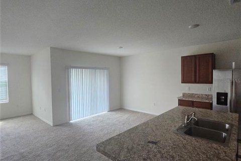 Villa ou maison à louer à Davenport, Floride: 4 chambres, 171.96 m2 № 2304972 - photo 5