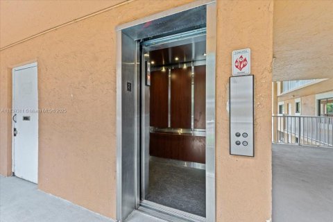Condominio en venta en Davie, Florida, 2 dormitorios, 89.46 m2 № 1828749 - foto 21