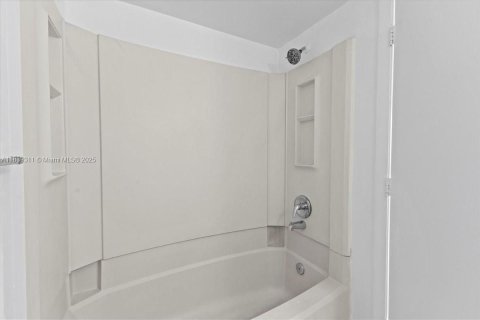 Condominio en venta en Davie, Florida, 2 dormitorios, 89.46 m2 № 1828749 - foto 17